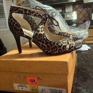 Cheeta Print size 8M heels Brand New